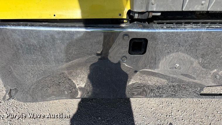 image for item YA1494 2004 Kenworth W900 semi truck