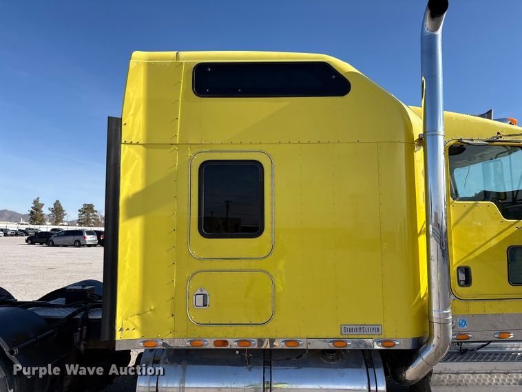 image for item YA1494 2004 Kenworth W900 semi truck