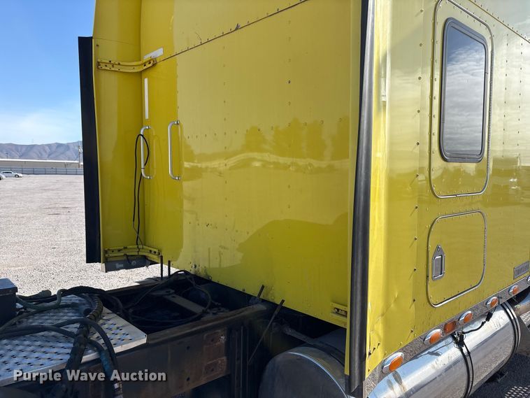 image for item YA1494 2004 Kenworth W900 semi truck