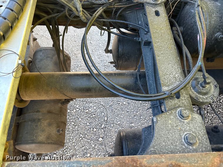 image for item YA1494 2004 Kenworth W900 semi truck