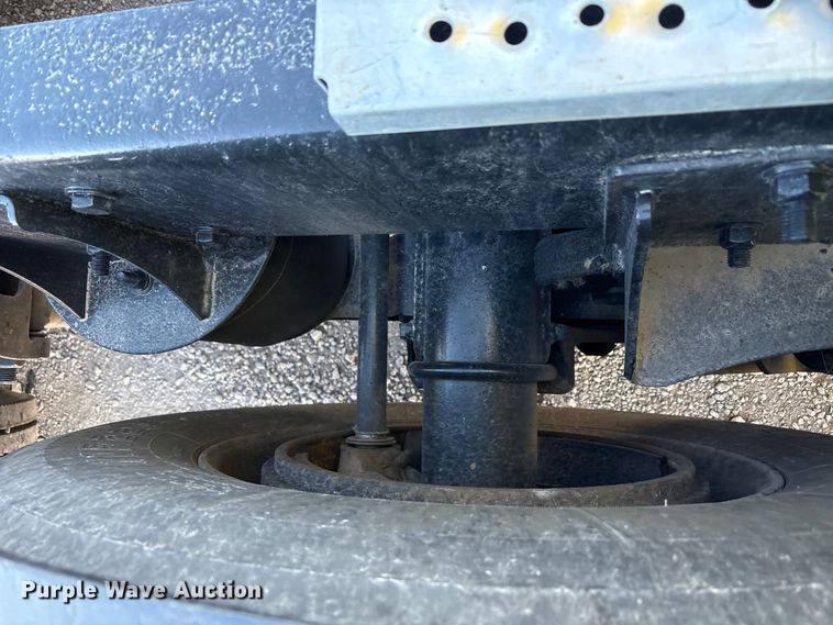 image for item YA1494 2004 Kenworth W900 semi truck