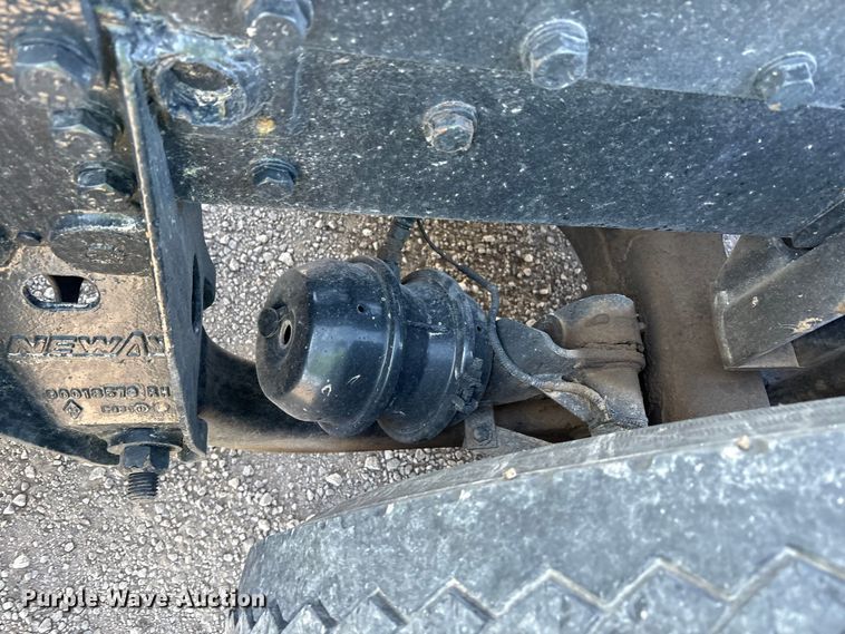 image for item YA1494 2004 Kenworth W900 semi truck