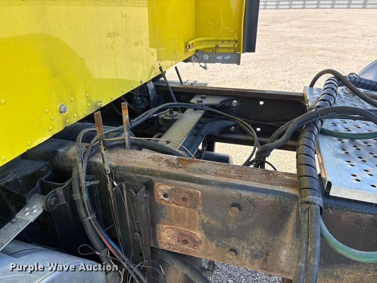 image for item YA1494 2004 Kenworth W900 semi truck