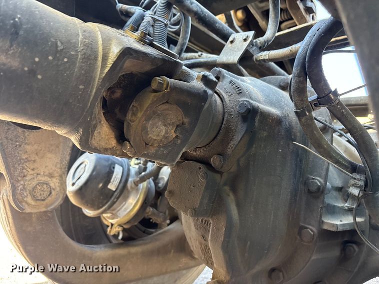 image for item YA1494 2004 Kenworth W900 semi truck