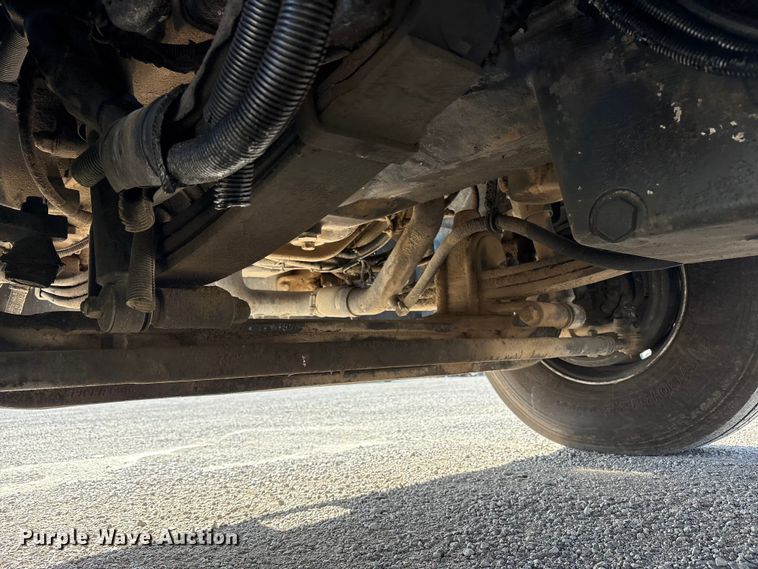 image for item YA1494 2004 Kenworth W900 semi truck