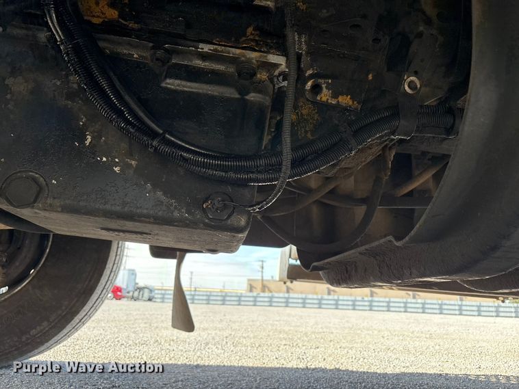 image for item YA1494 2004 Kenworth W900 semi truck