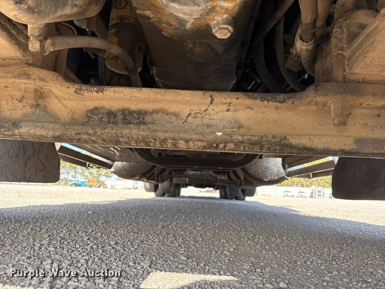 image for item YA1494 2004 Kenworth W900 semi truck