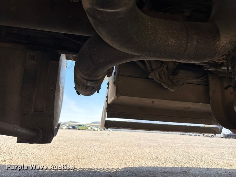 image for item YA1494 2004 Kenworth W900 semi truck