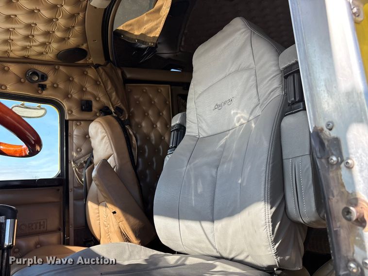 image for item YA1494 2004 Kenworth W900 semi truck