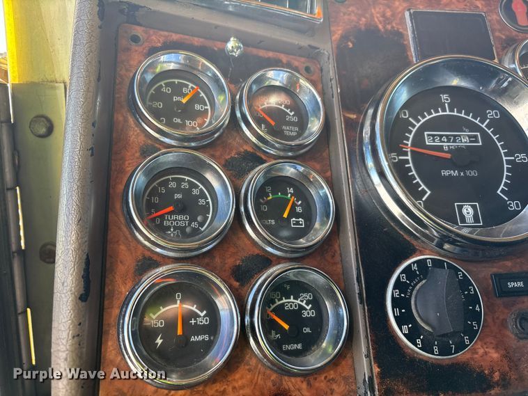 image for item YA1494 2004 Kenworth W900 semi truck