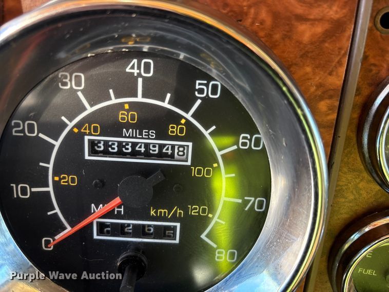 image for item YA1494 2004 Kenworth W900 semi truck