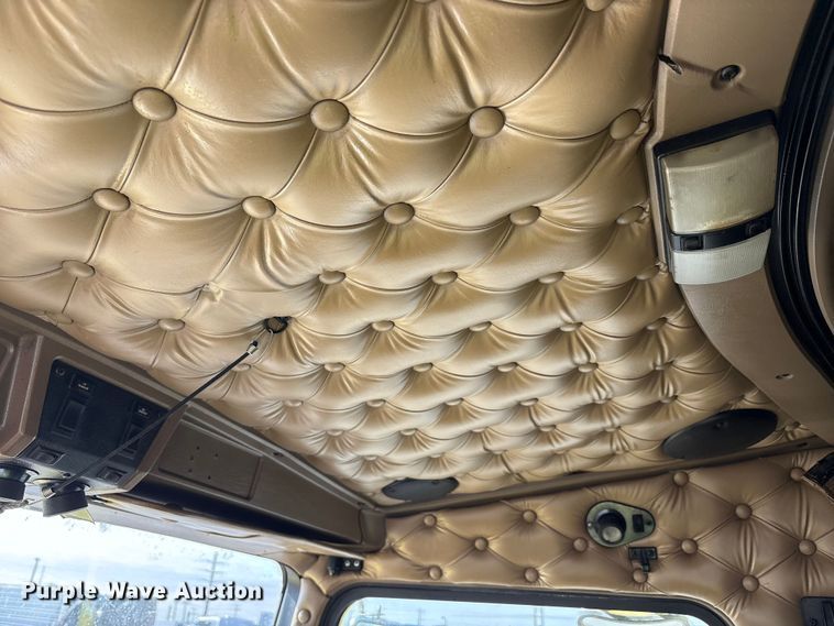 image for item YA1494 2004 Kenworth W900 semi truck