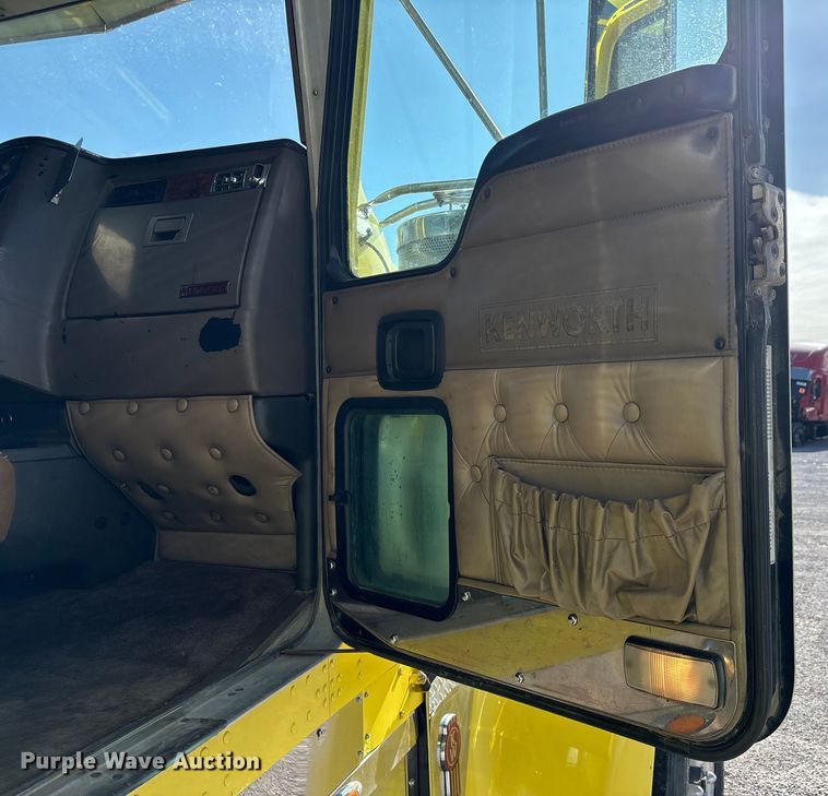 image for item YA1494 2004 Kenworth W900 semi truck