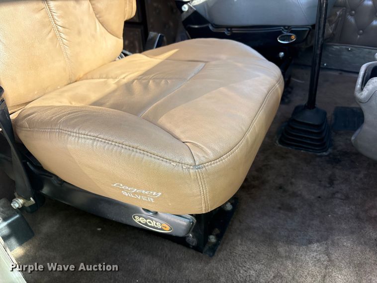 image for item YA1494 2004 Kenworth W900 semi truck