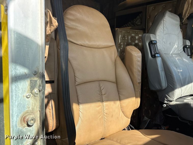 image for item YA1494 2004 Kenworth W900 semi truck