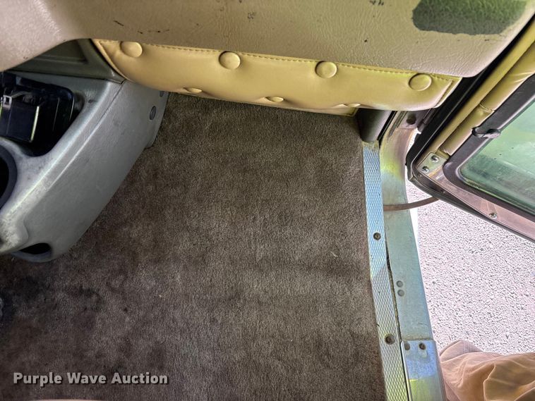 image for item YA1494 2004 Kenworth W900 semi truck