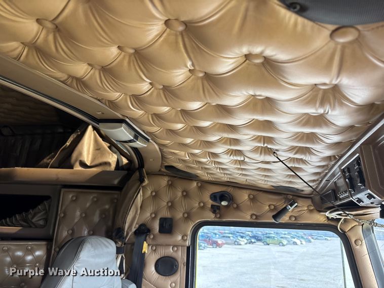 image for item YA1494 2004 Kenworth W900 semi truck