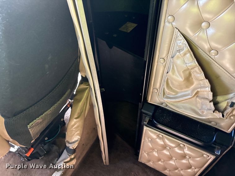 image for item YA1494 2004 Kenworth W900 semi truck