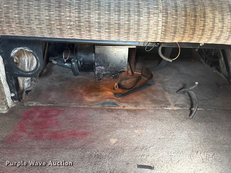 image for item YA1494 2004 Kenworth W900 semi truck