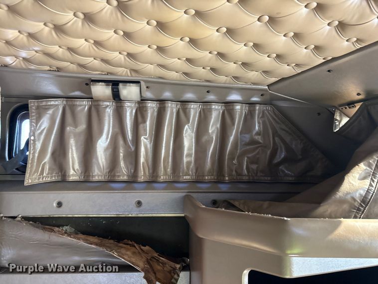 image for item YA1494 2004 Kenworth W900 semi truck