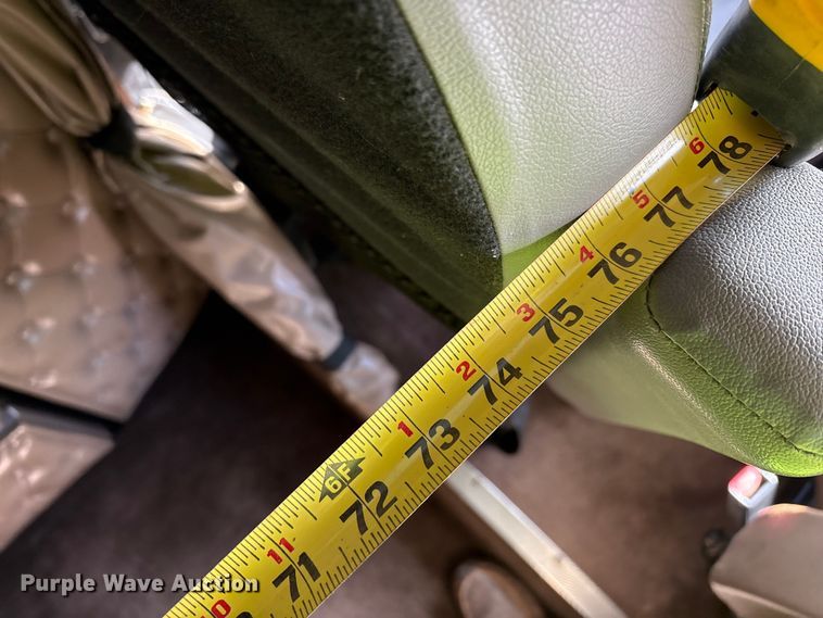 image for item YA1494 2004 Kenworth W900 semi truck