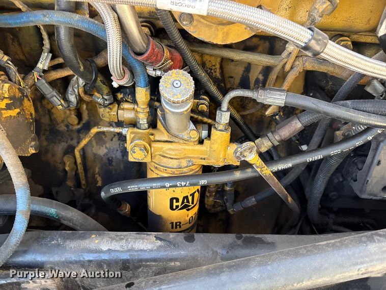 image for item YA1494 2004 Kenworth W900 semi truck