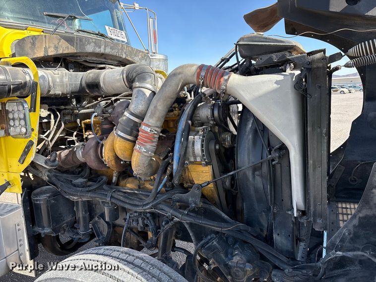 image for item YA1494 2004 Kenworth W900 semi truck