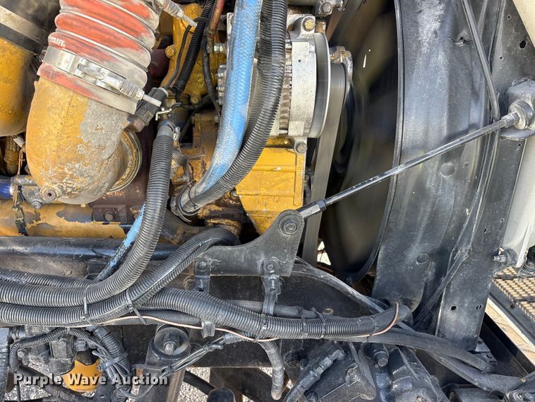 image for item YA1494 2004 Kenworth W900 semi truck