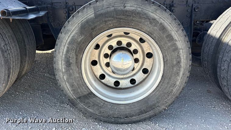 image for item YA1494 2004 Kenworth W900 semi truck