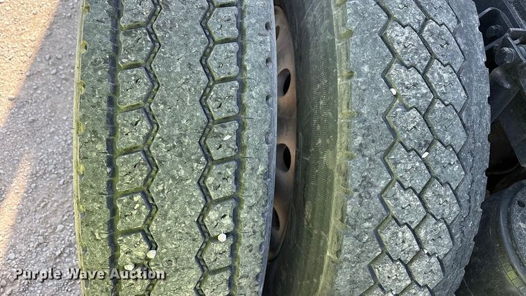 image for item YA1494 2004 Kenworth W900 semi truck