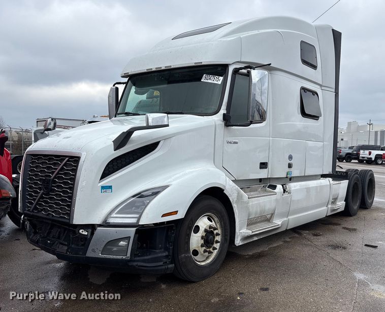 image for item YA1610 2019 Volvo VNL semi truck