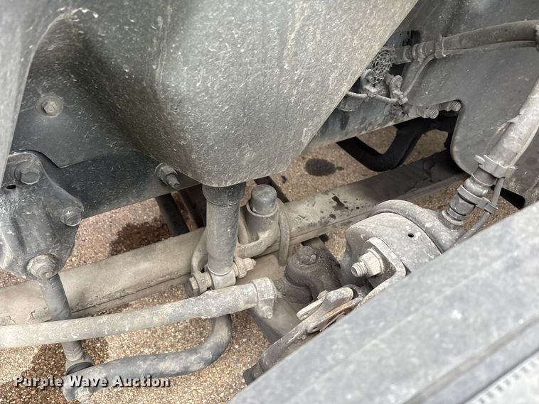 image for item YA1610 2019 Volvo VNL semi truck