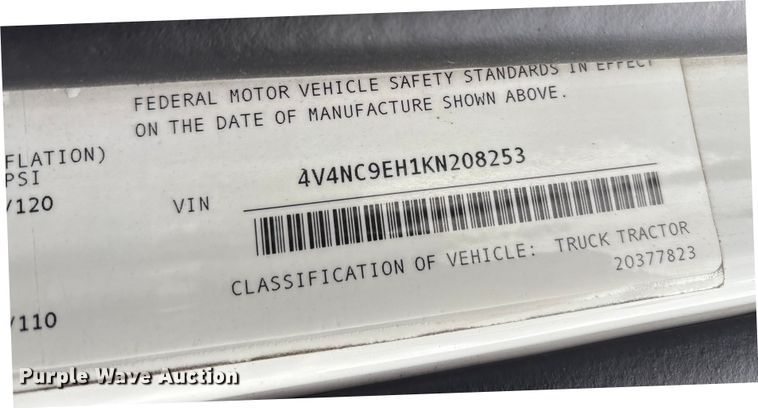 image for item YA1610 2019 Volvo VNL semi truck