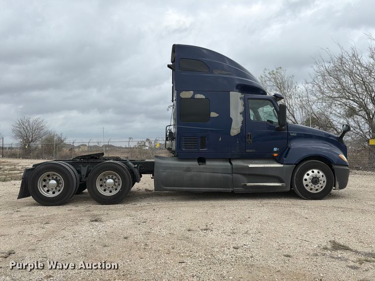 image for item YA1795 2019 International LT625 semi truck