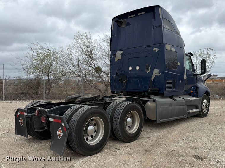 image for item YA1795 2019 International LT625 semi truck