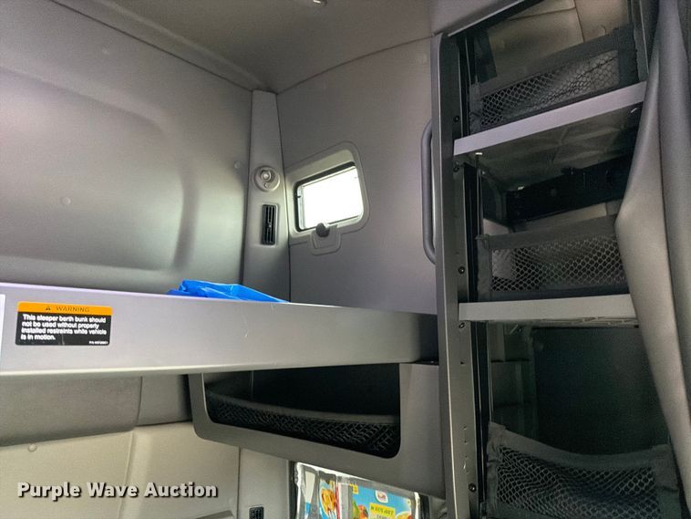 image for item YA1795 2019 International LT625 semi truck