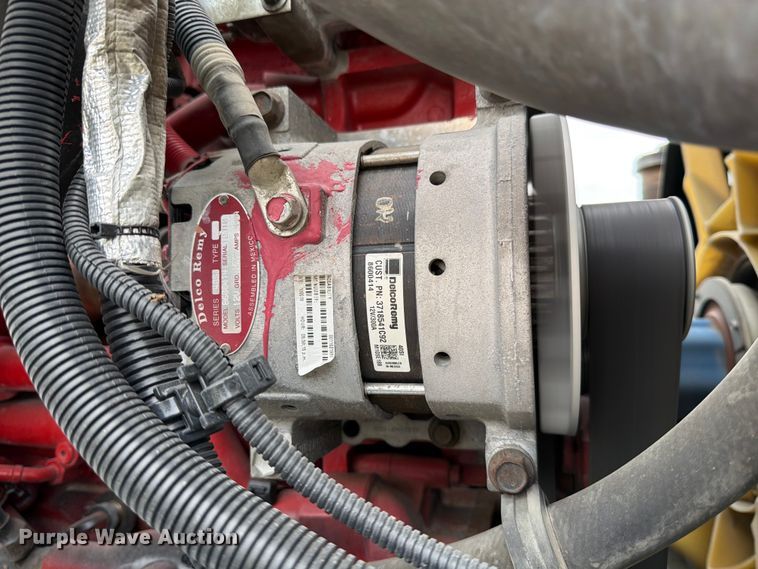 image for item YA1795 2019 International LT625 semi truck