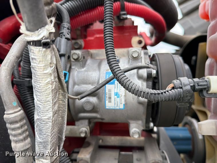 image for item YA1795 2019 International LT625 semi truck