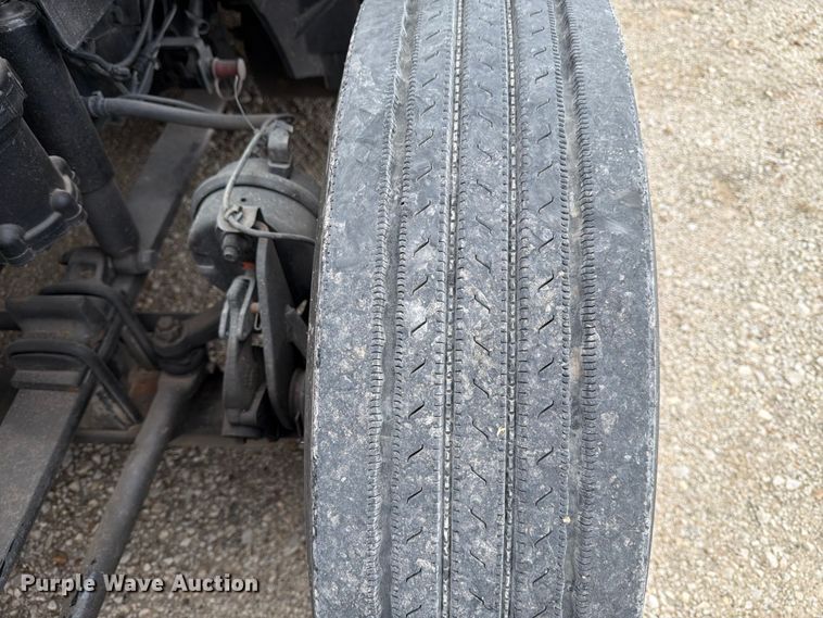 image for item YA1795 2019 International LT625 semi truck