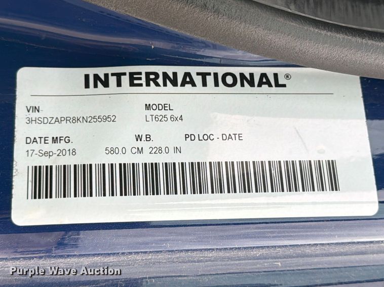 image for item YA1795 2019 International LT625 semi truck