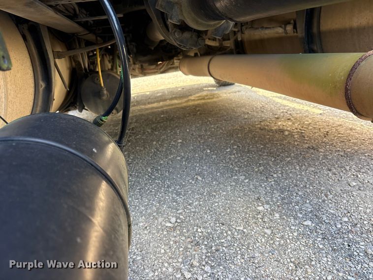 image for item YA1856 2018 Freightliner Cascadia semi truck