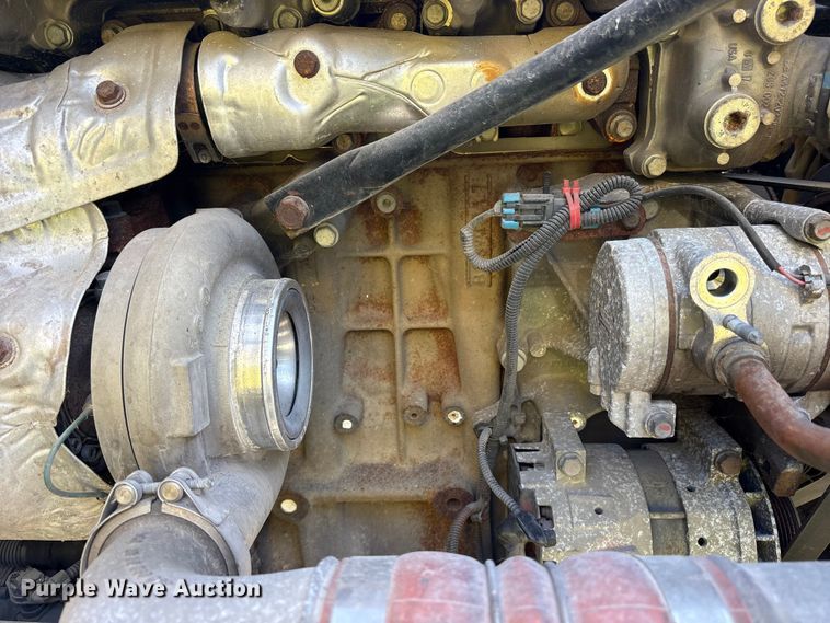 image for item YA1856 2018 Freightliner Cascadia semi truck