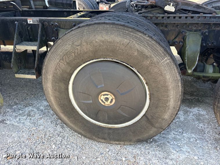 image for item YA1856 2018 Freightliner Cascadia semi truck
