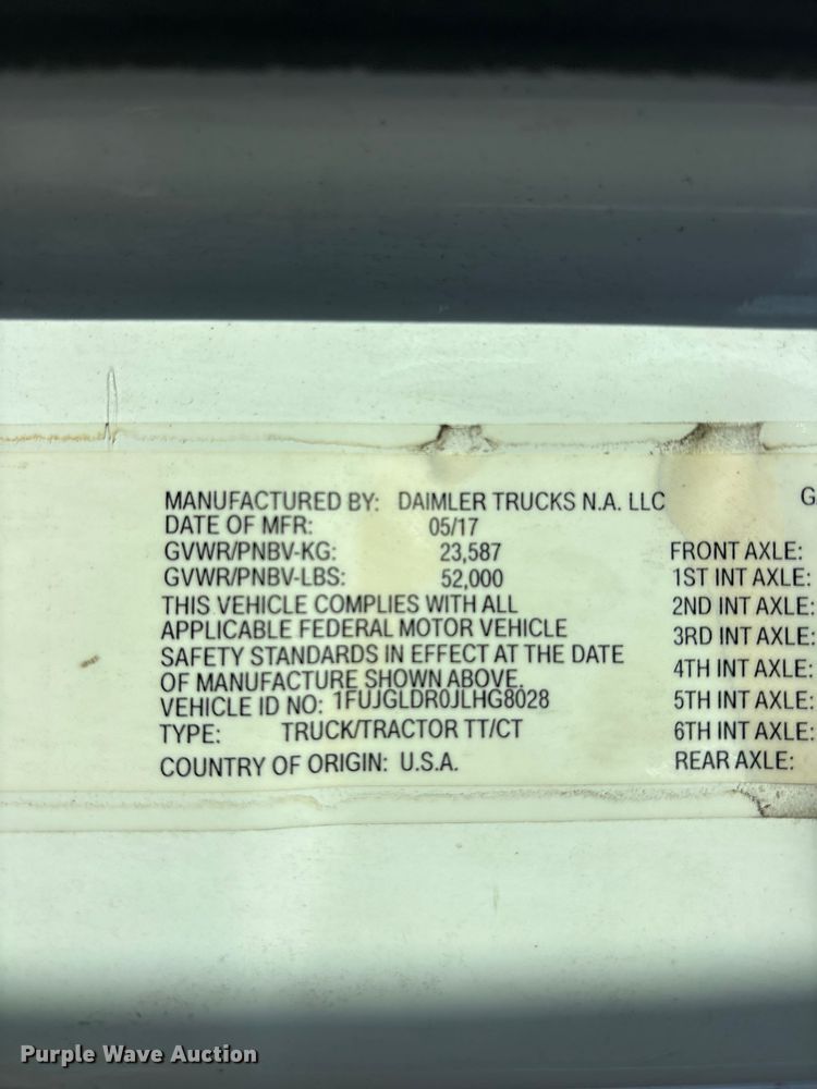 image for item YA1856 2018 Freightliner Cascadia semi truck