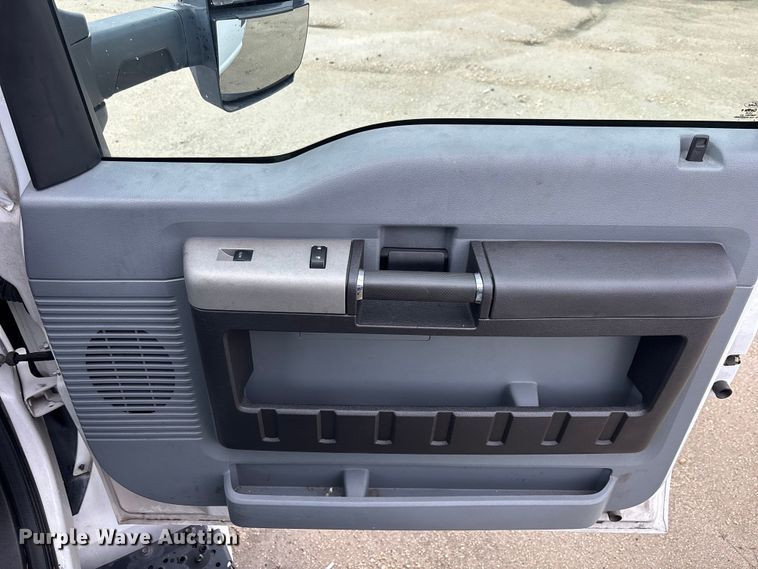 image for item YA2007 2019 Ford F750 Super Duty box truck