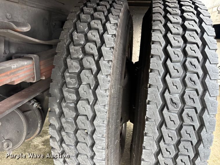 image for item YA2007 2019 Ford F750 Super Duty box truck