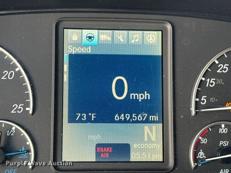 image for item YA2008 2018 Freightliner Cascadia semi truck