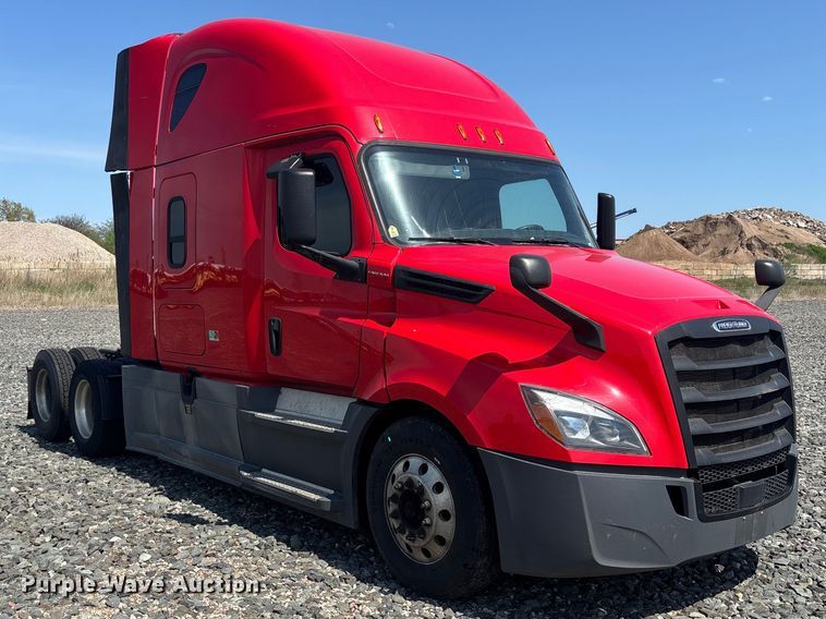 image for item YA2091 2019 Freightliner Cascadia semi truck
