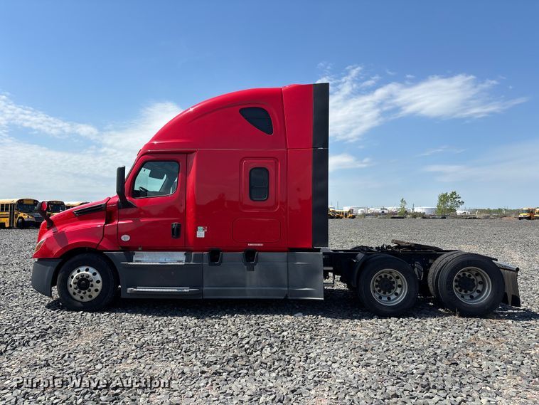 image for item YA2091 2019 Freightliner Cascadia semi truck