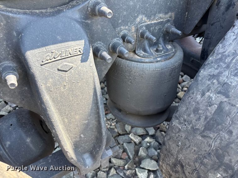 image for item YA2091 2019 Freightliner Cascadia semi truck